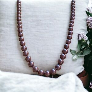 Vintage lavender faux pearls in excellent condition